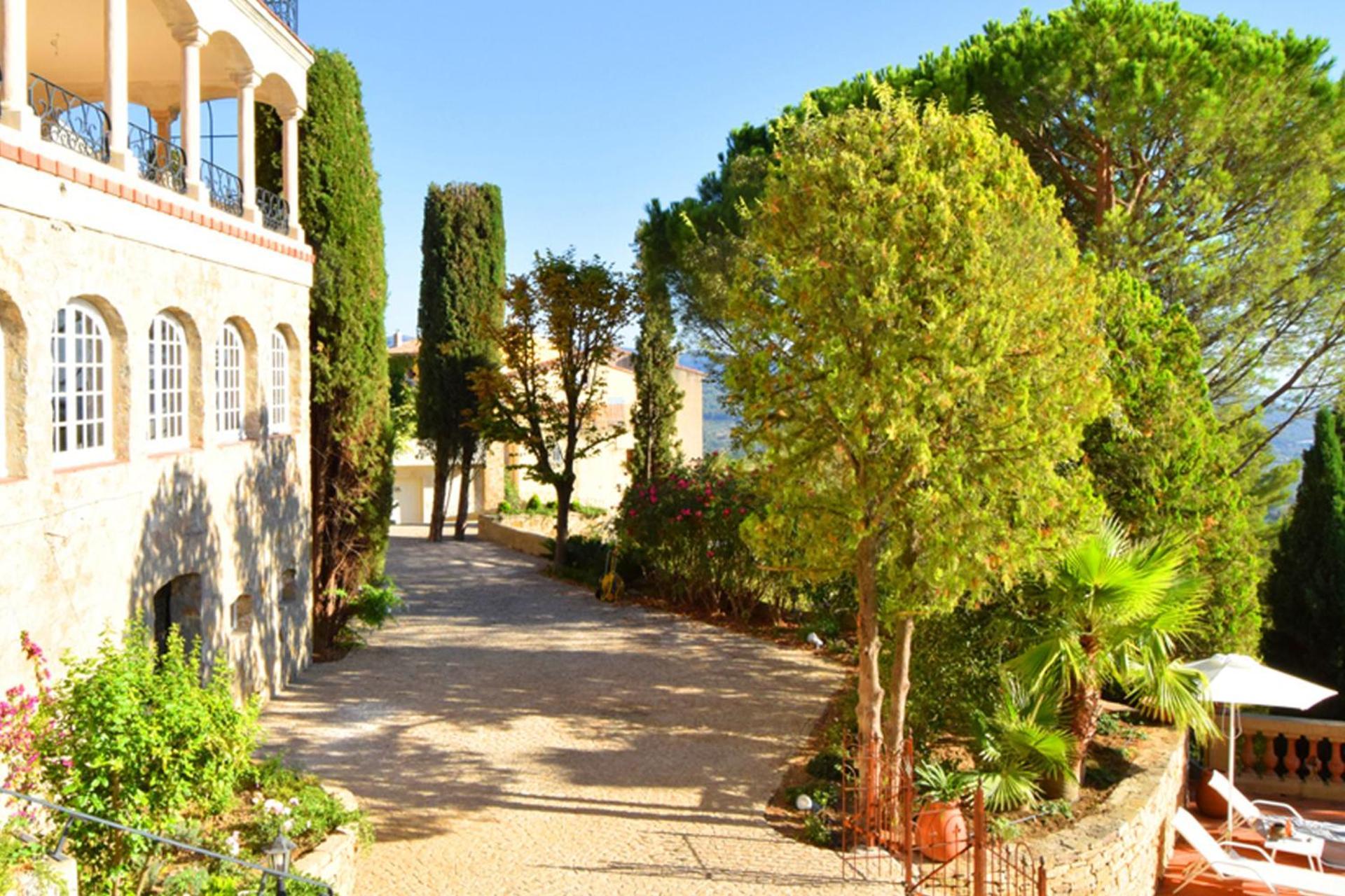 Le Chateau Des Costes Le Castellet  Exteriör bild