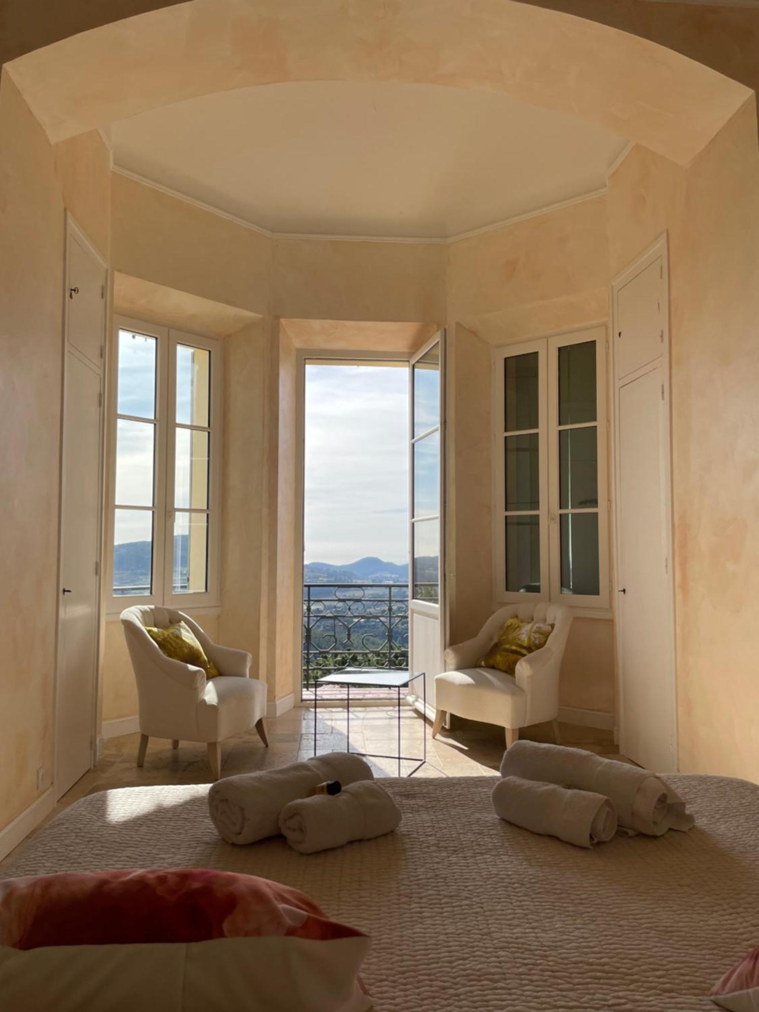 Le Chateau Des Costes Le Castellet  Exteriör bild